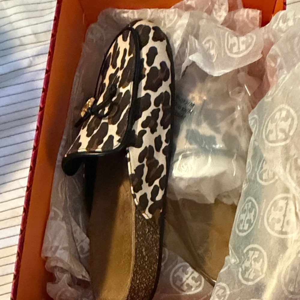Tory Burch NWT Reva leopard charm mule canvas sz 8.5 mule - Picture 4 of 6